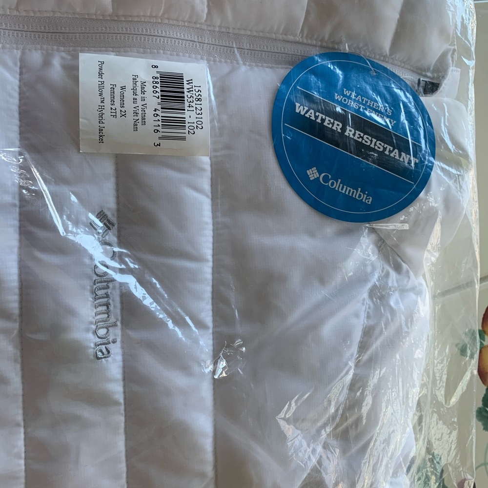 New with Tags! Columbia Water-Resistant Powder Pillow Hybrid White/Grey Jacket! - Picture 2 of 5